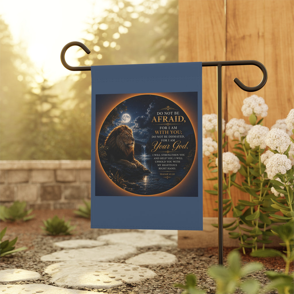 Inspirational Christian garden flag featuring a resting lion beside a reflective pool under moonlight with the phrase “Do Not Be Afraid” in elegant lettering.