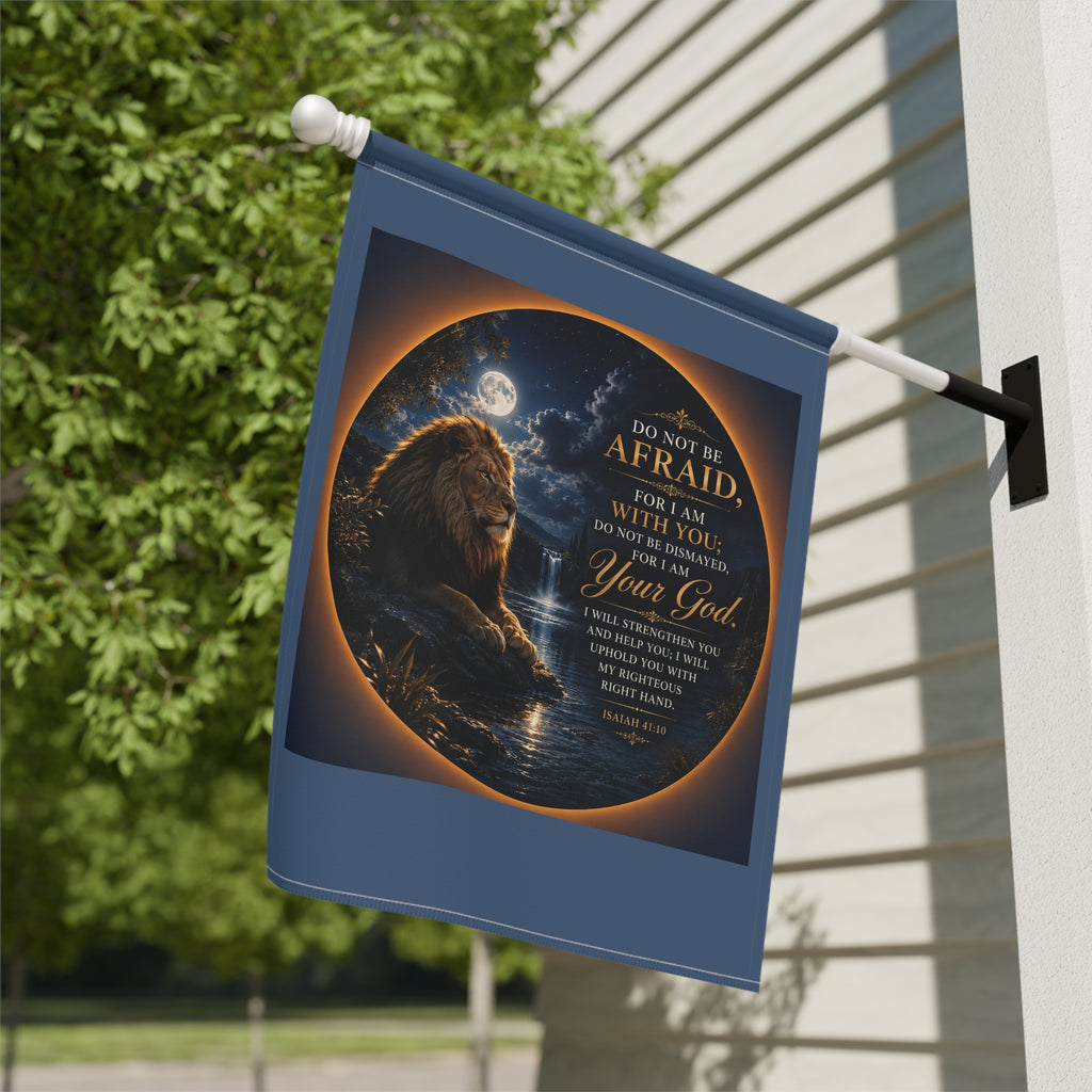 Inspirational Christian garden flag featuring a resting lion beside a reflective pool under moonlight with the phrase “Do Not Be Afraid” in elegant lettering.