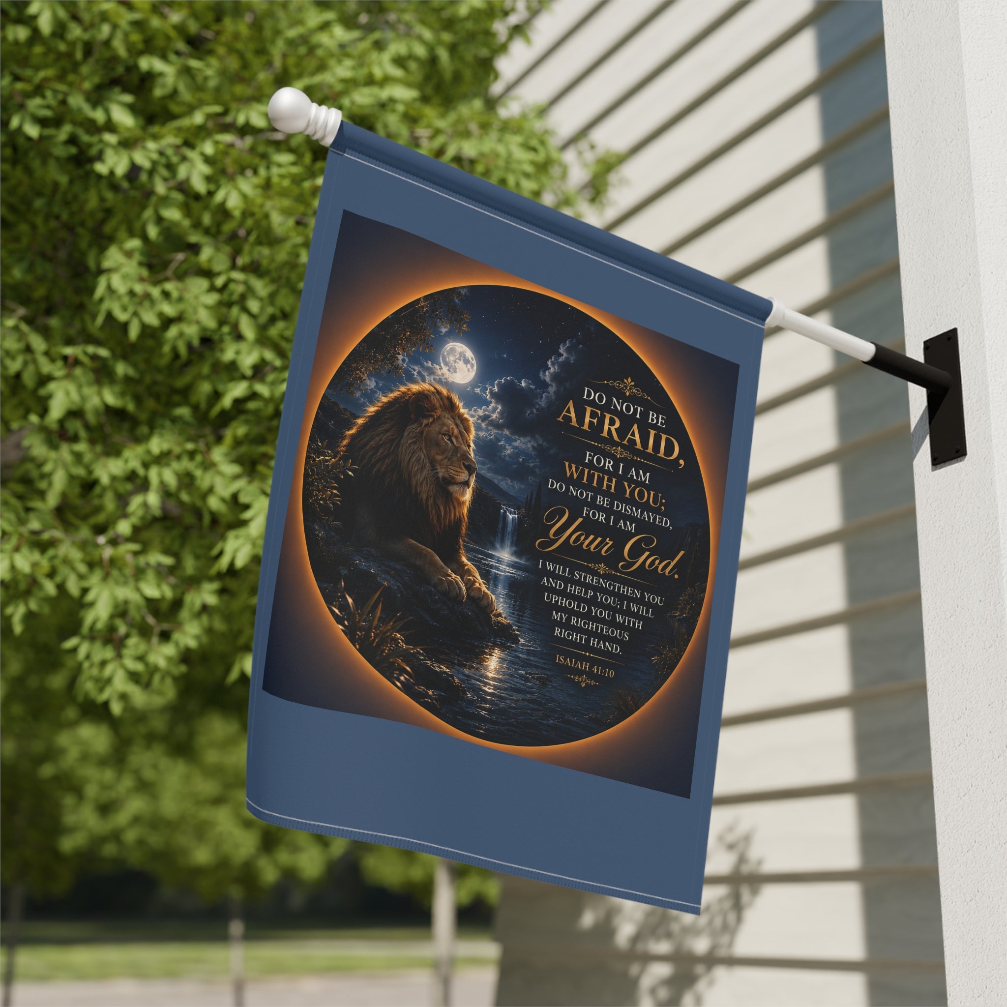 Inspirational Christian garden flag featuring a resting lion beside a reflective pool under moonlight with the phrase “Do Not Be Afraid” in elegant lettering.