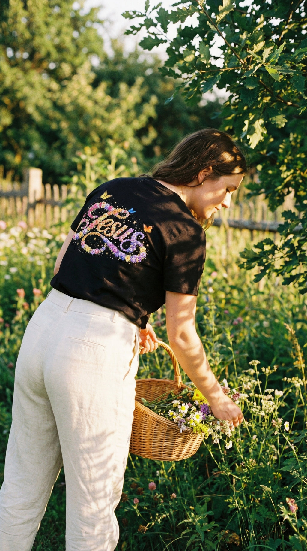 Floral Jesus Women's T-Shirt – Christian Faith Floral Tee | Inspirational Women's Shirt